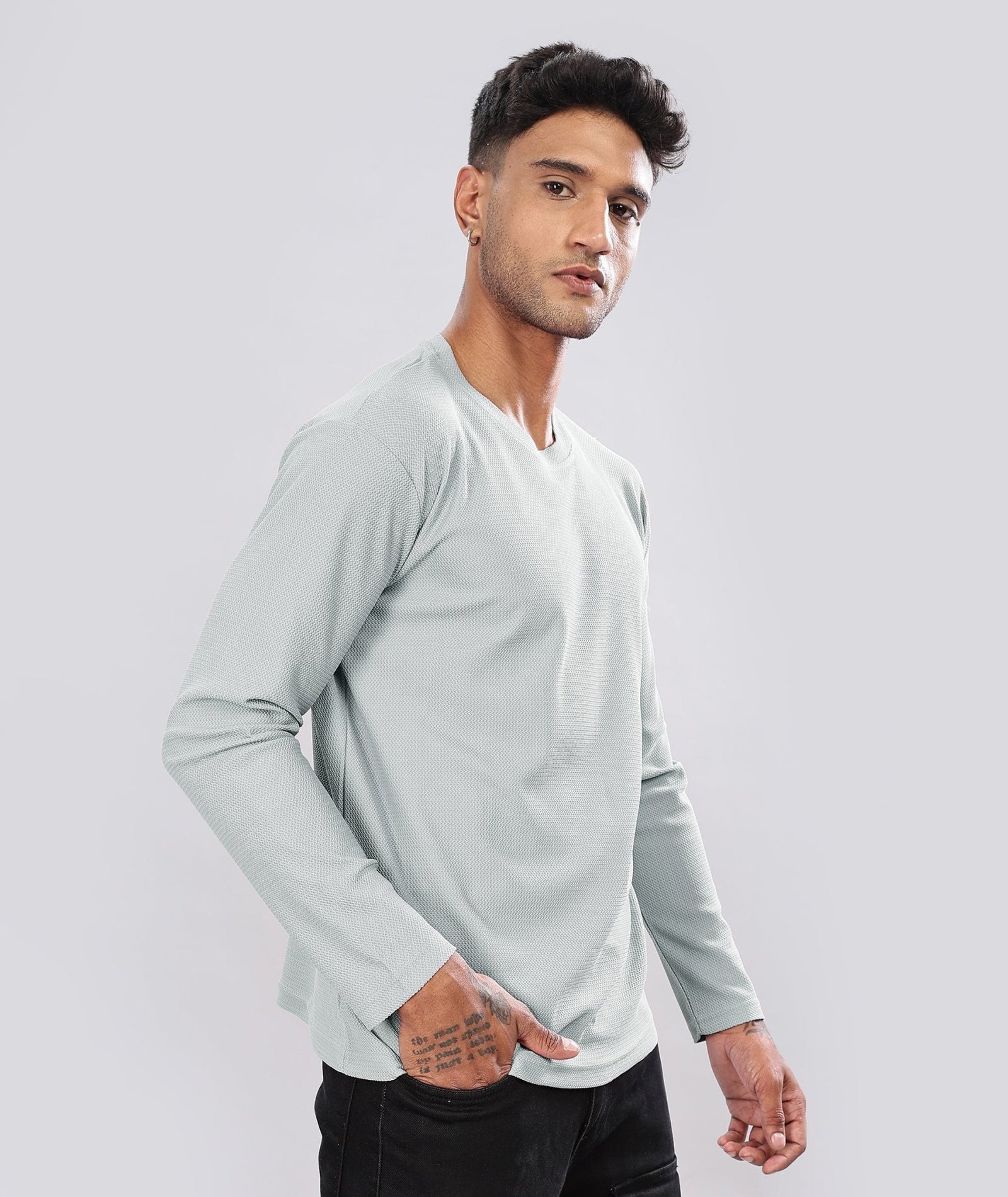 Men’s Regular Fit Polyblend Long Sleeve T-Shirt
