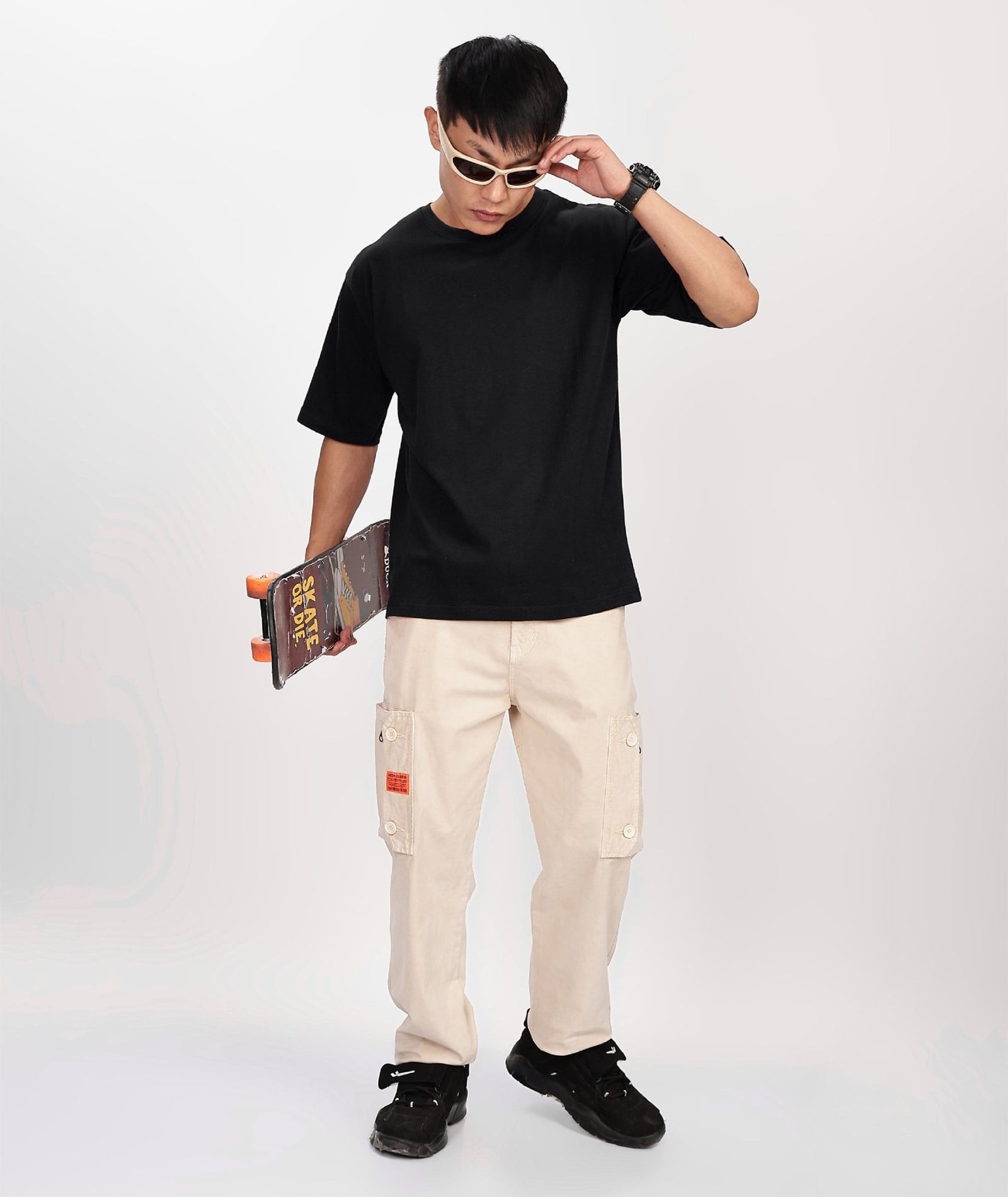 MEN'S RELAXED FIT BLACK TSHIRT