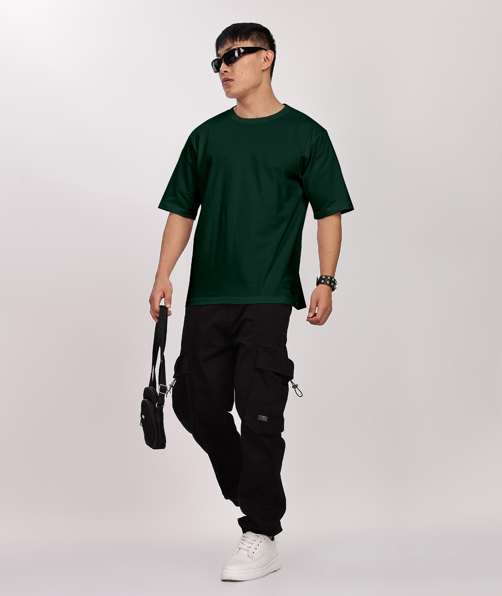MEN'S RELAXED FIT BOTTLE GREEN TSHIRT