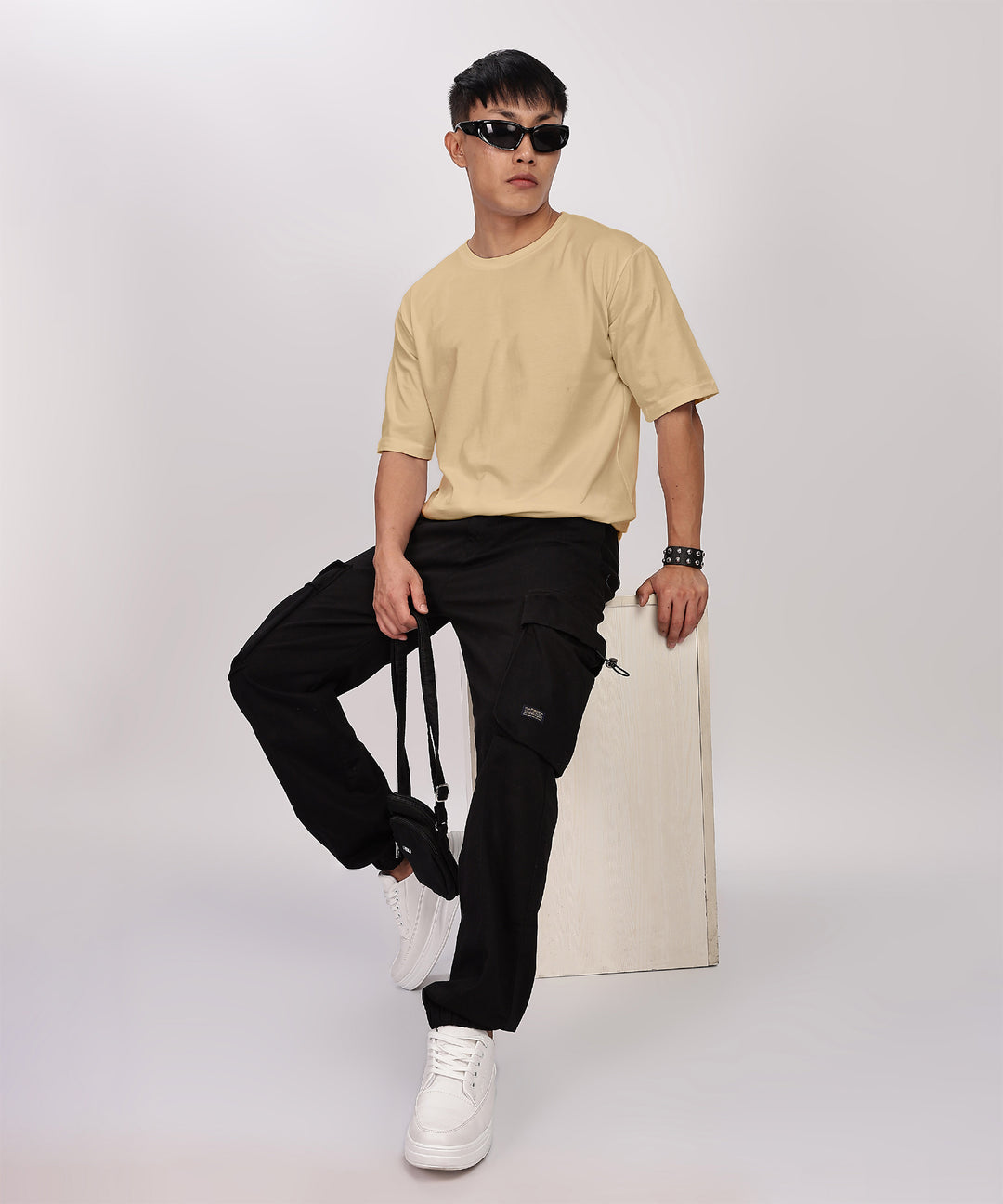 MEN'S RELAXED FIT CREAM TSHIRT